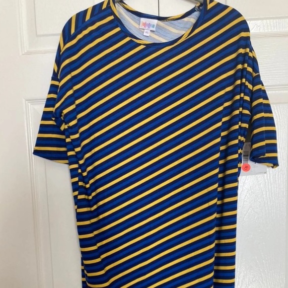 New with tags Lularoe Irma tunic top Xsml - Picture 3 of 4